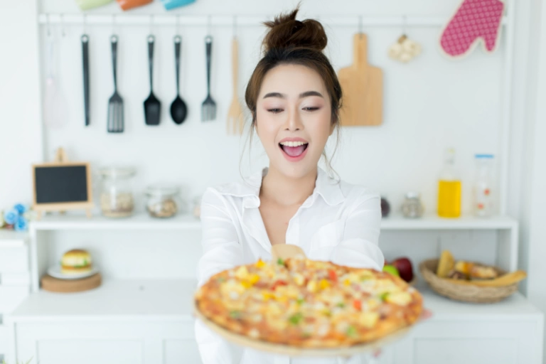 Vì sao pizza luôn là lựa chọn hoàn hảo cho những buổi gặp gỡ gia đình và bạn bè?